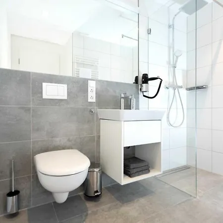 Nino-boardinghouse 25 Apartment *