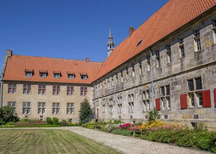 Nino-boardinghouse 25